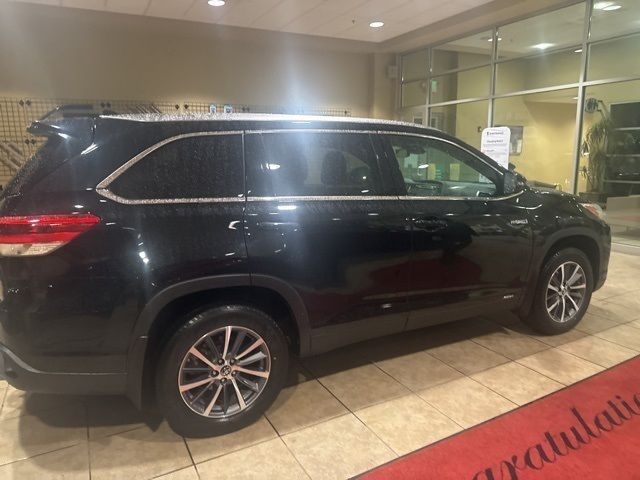 2019 Toyota Highlander Hybrid XLE