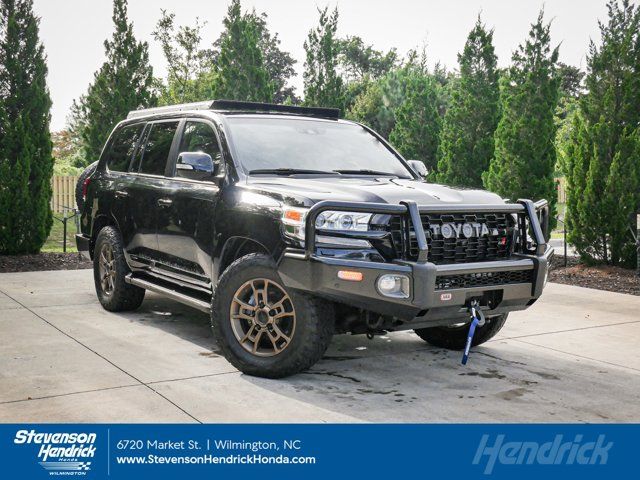 2019 Toyota Land Cruiser Base