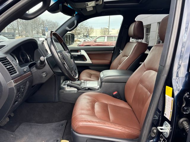 2019 Toyota Land Cruiser Base