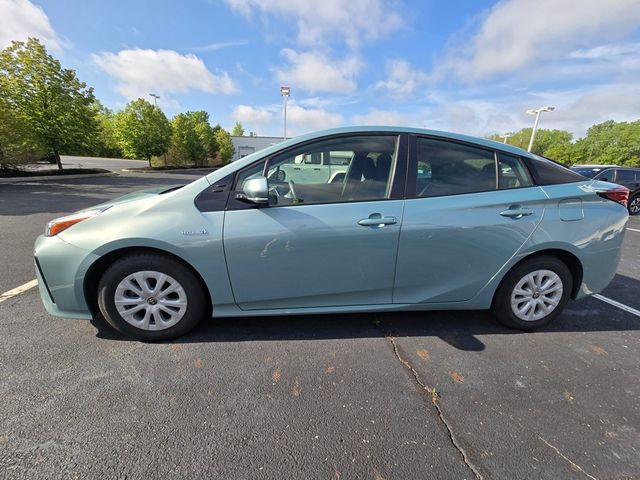 2019 Toyota Prius L Eco