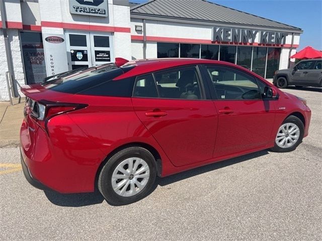 2019 Toyota Prius LE