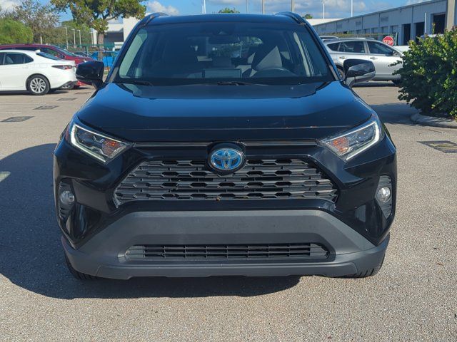 2019 Toyota RAV4 Hybrid XLE