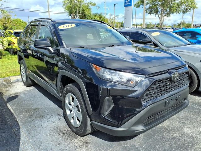2019 Toyota RAV4 LE