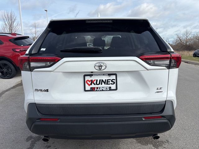 2019 Toyota RAV4 LE