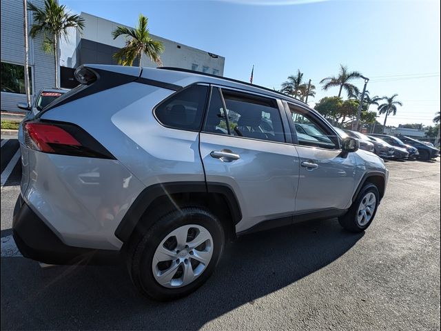 2019 Toyota RAV4 LE