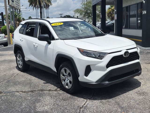 2019 Toyota RAV4 LE