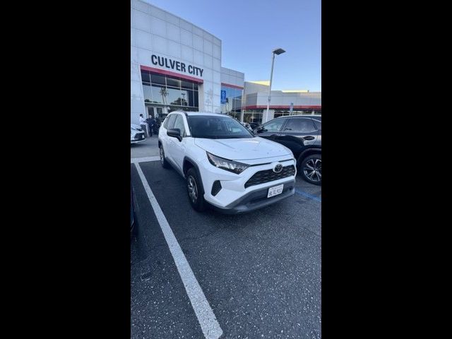 2019 Toyota RAV4 LE