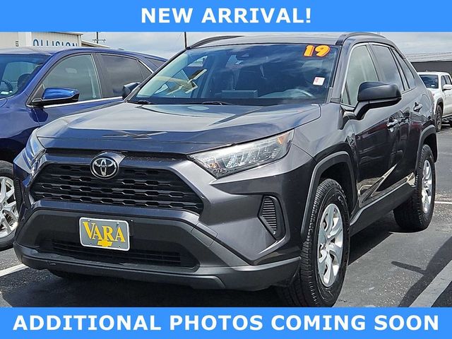 2019 Toyota RAV4 LE