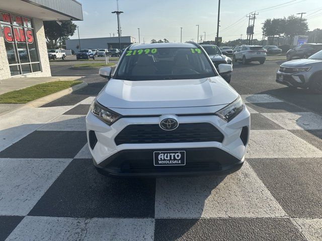 2019 Toyota RAV4 LE