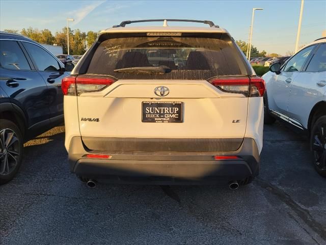 2019 Toyota RAV4 LE