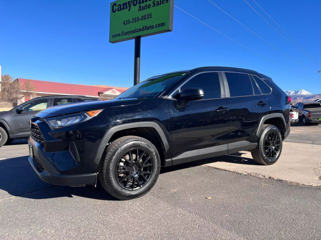 2019 Toyota RAV4 LE