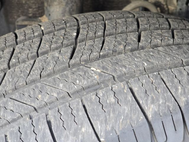 Vehicle image 22 of 33