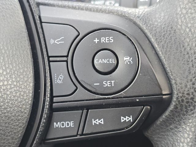 Vehicle image 16 of 33
