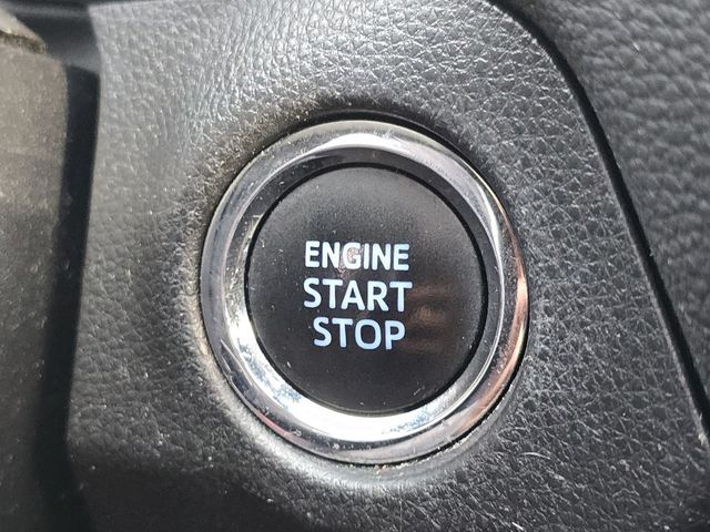 Vehicle image 11 of 33