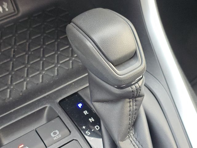 Vehicle image 14 of 33
