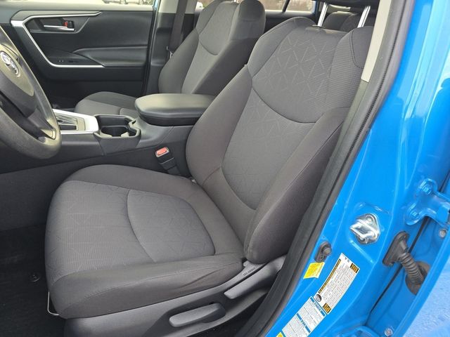 Vehicle image 28 of 33