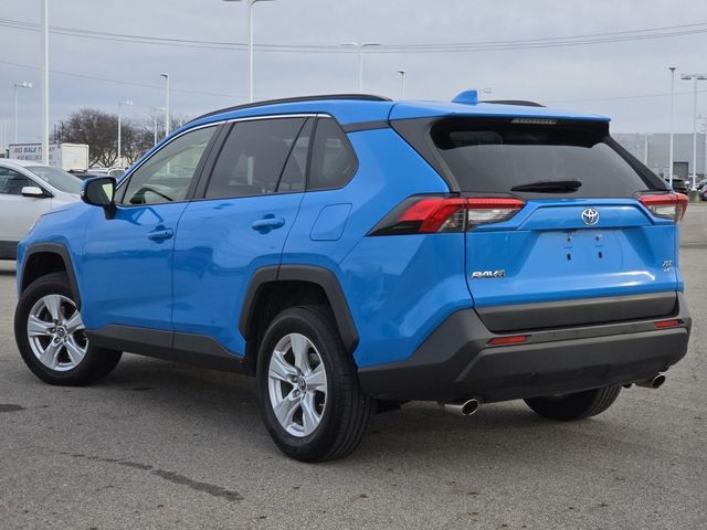 Vehicle image 8 of 33