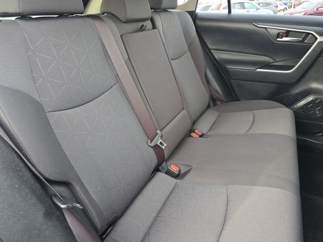 Vehicle image 26 of 33
