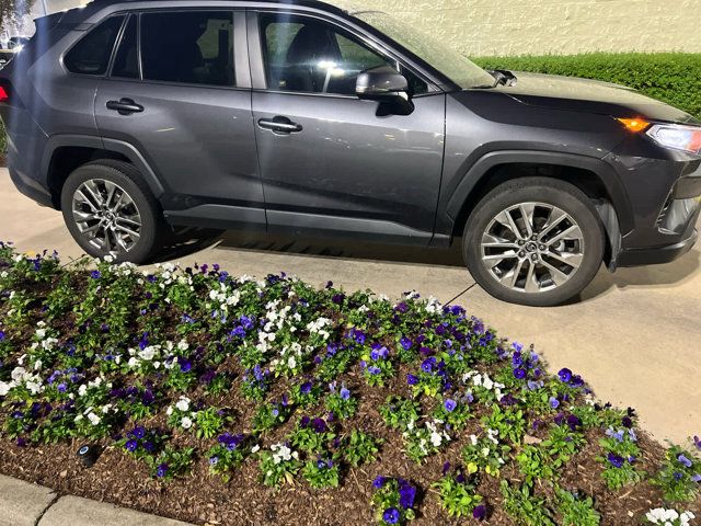 2019 Toyota RAV4 XLE Premium