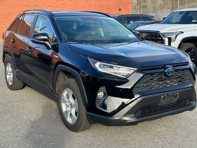 2019 Toyota RAV4 Hybrid XLE