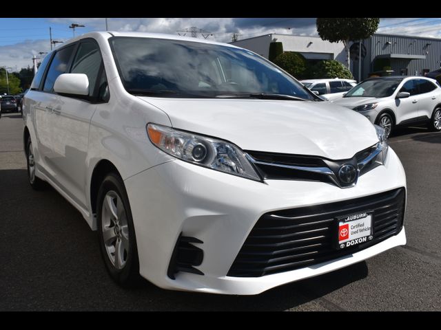 2019 Toyota Sienna LE