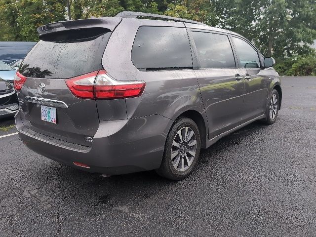 2019 Toyota Sienna 