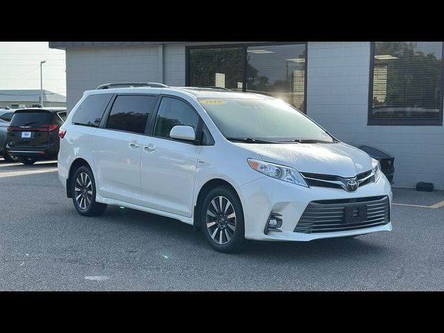2019 Toyota Sienna XLE