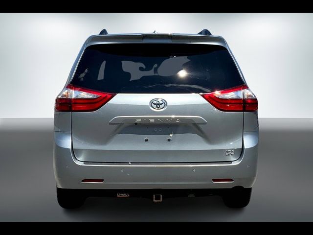 2019 Toyota Sienna XLE