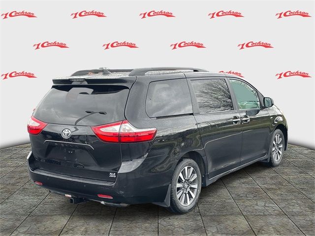 2019 Toyota Sienna XLE