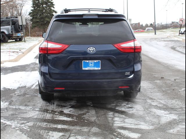 2019 Toyota Sienna XLE