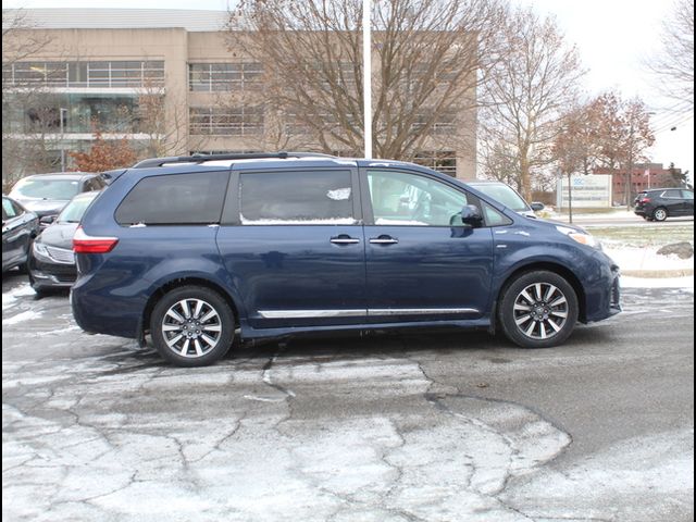 2019 Toyota Sienna XLE