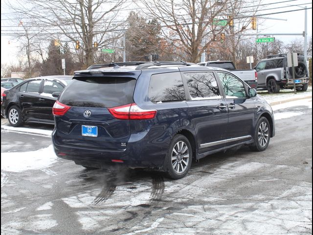 2019 Toyota Sienna XLE