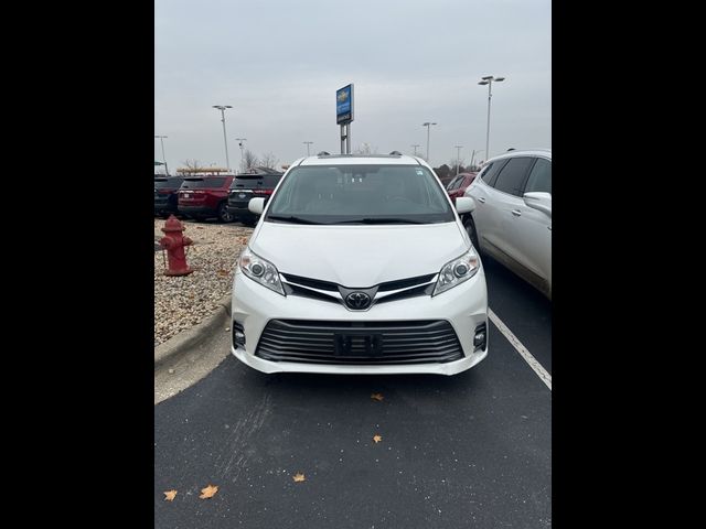 2019 Toyota Sienna XLE Premium