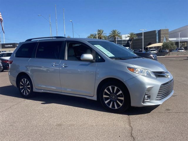 2019 Toyota Sienna 