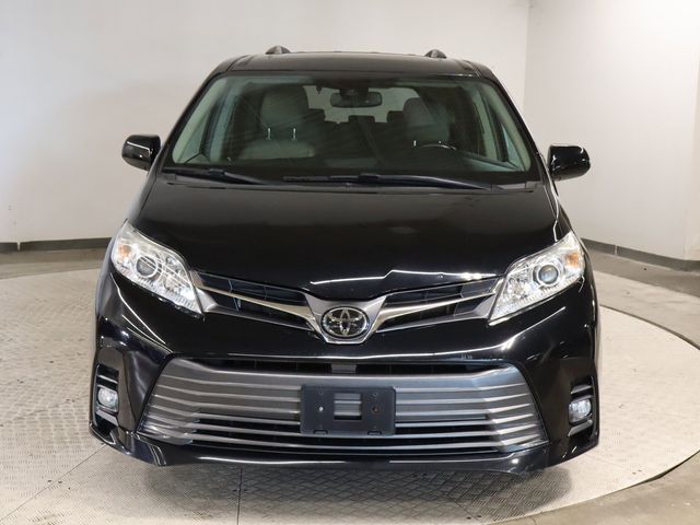 2019 Toyota Sienna XLE