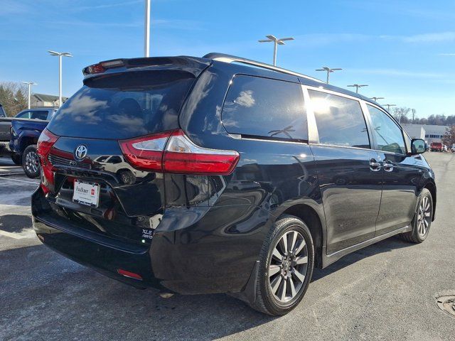 2019 Toyota Sienna XLE