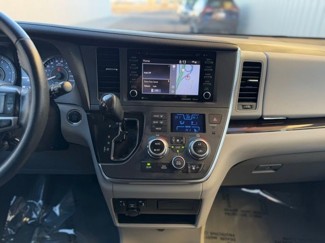 2019 Toyota Sienna XLE