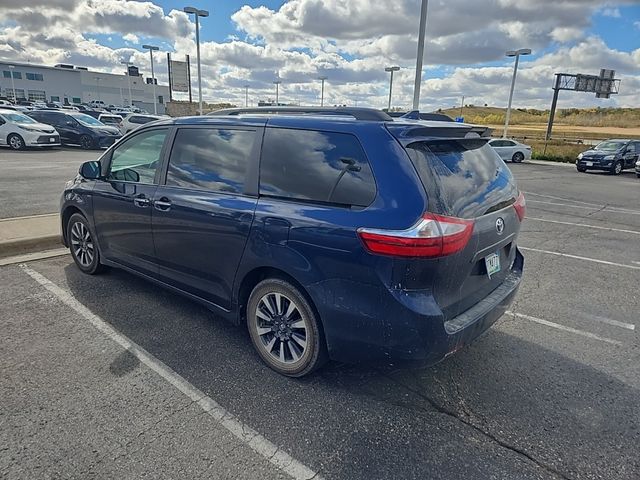 2019 Toyota Sienna XLE