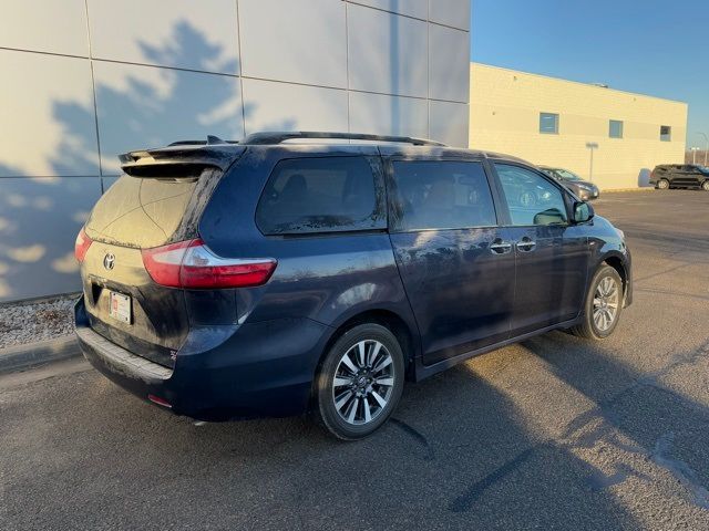 2019 Toyota Sienna XLE