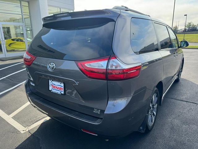 2019 Toyota Sienna XLE