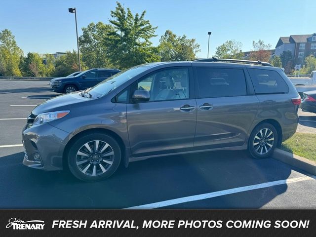 2019 Toyota Sienna XLE