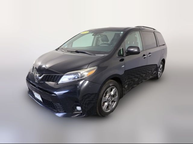 2019 Toyota Sienna SE