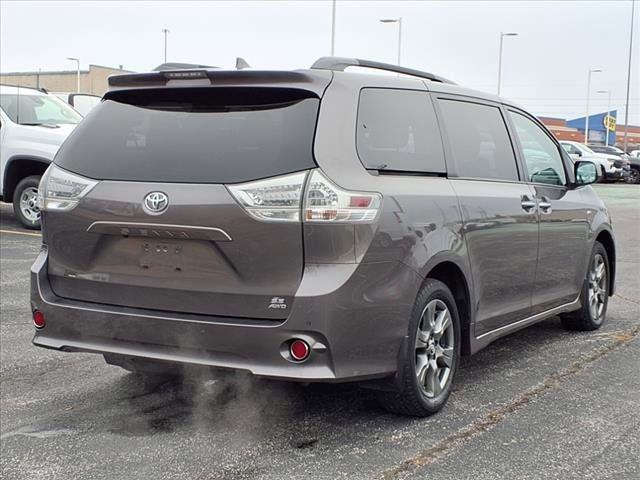 2019 Toyota Sienna SE