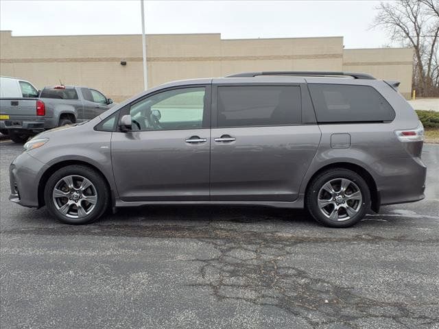 2019 Toyota Sienna SE