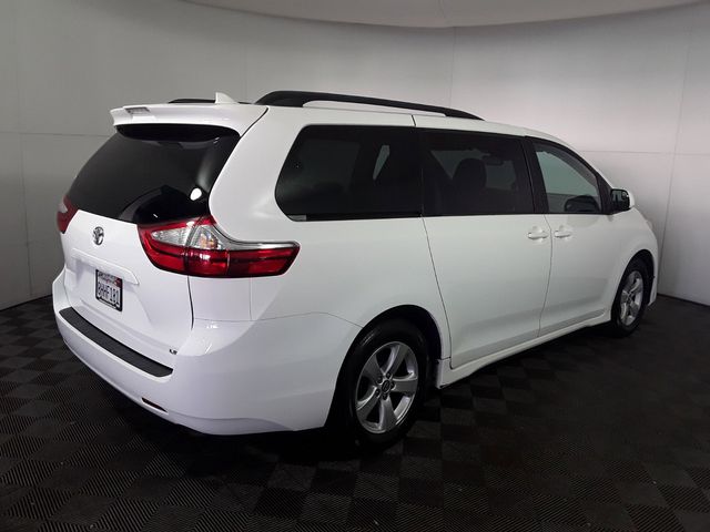 2019 Toyota Sienna 