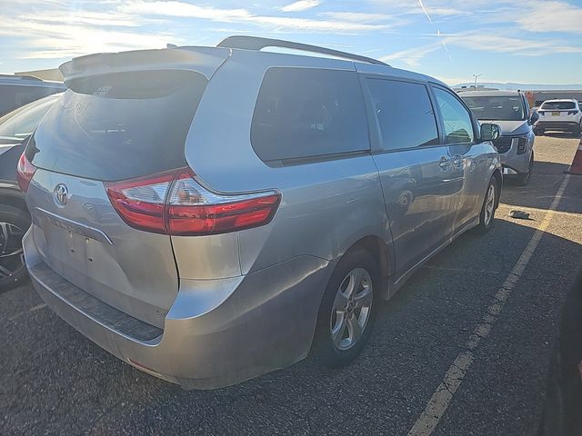 2019 Toyota Sienna 