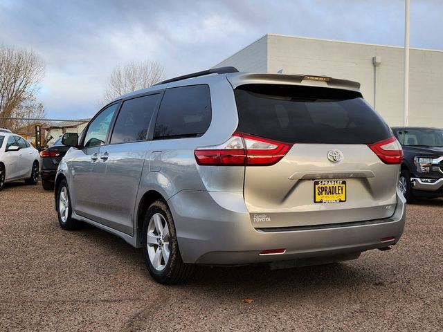 2019 Toyota Sienna 