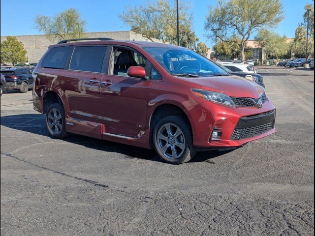 2019 Toyota Sienna 