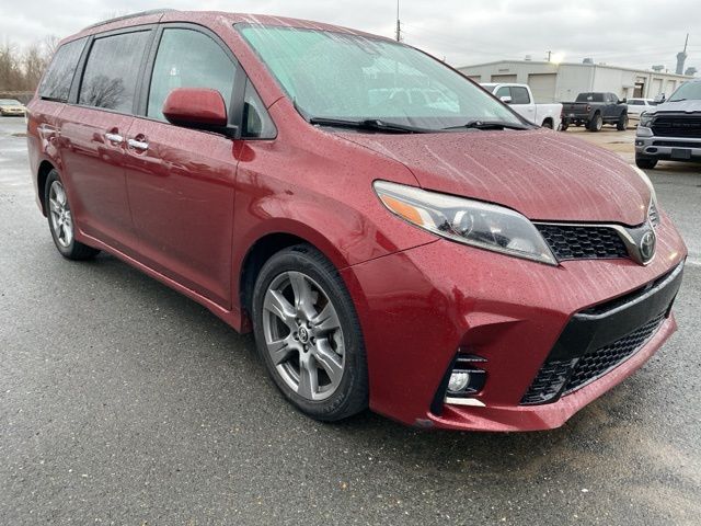 2019 Toyota Sienna 