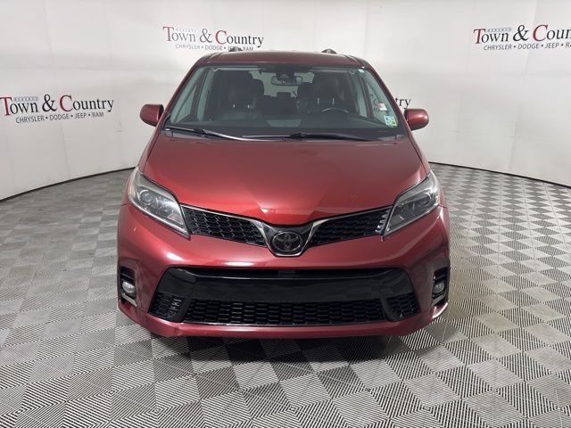 2019 Toyota Sienna SE